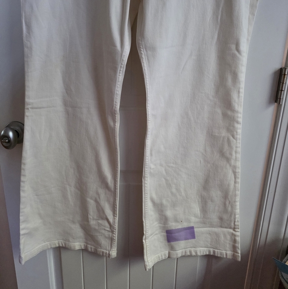 NWT Gap HIGH RISE 70s FLARE Plus Size 35 Women's White Jeans - Picture 9 of 13